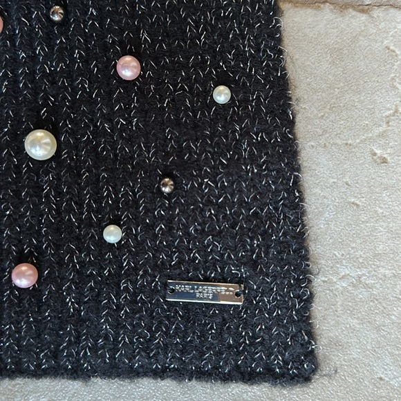 Karl Lagerfeld black with silver scarf adorned with multicolored pearls. - Picture 3 of 8